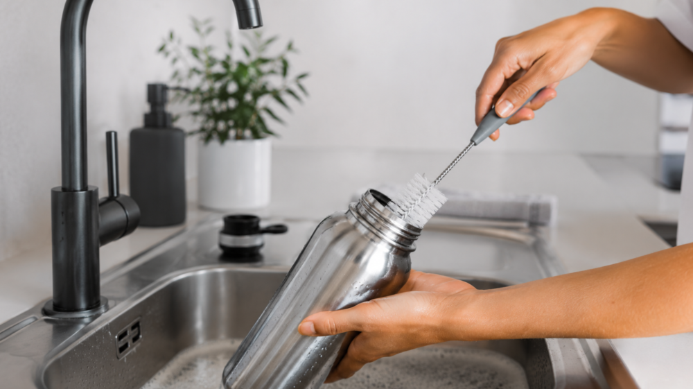 How To Clean A Stainless Steel Water Bottle Every Day