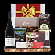 Debortoli The Estate Collection Pinot Noir Gourmet Hamper